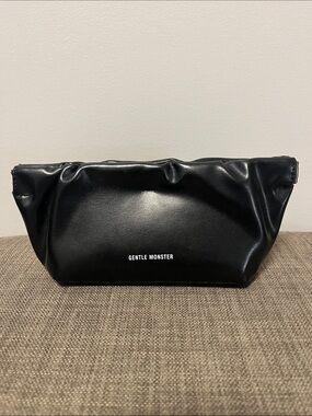 GENTLE MONSTER Black Pouch
